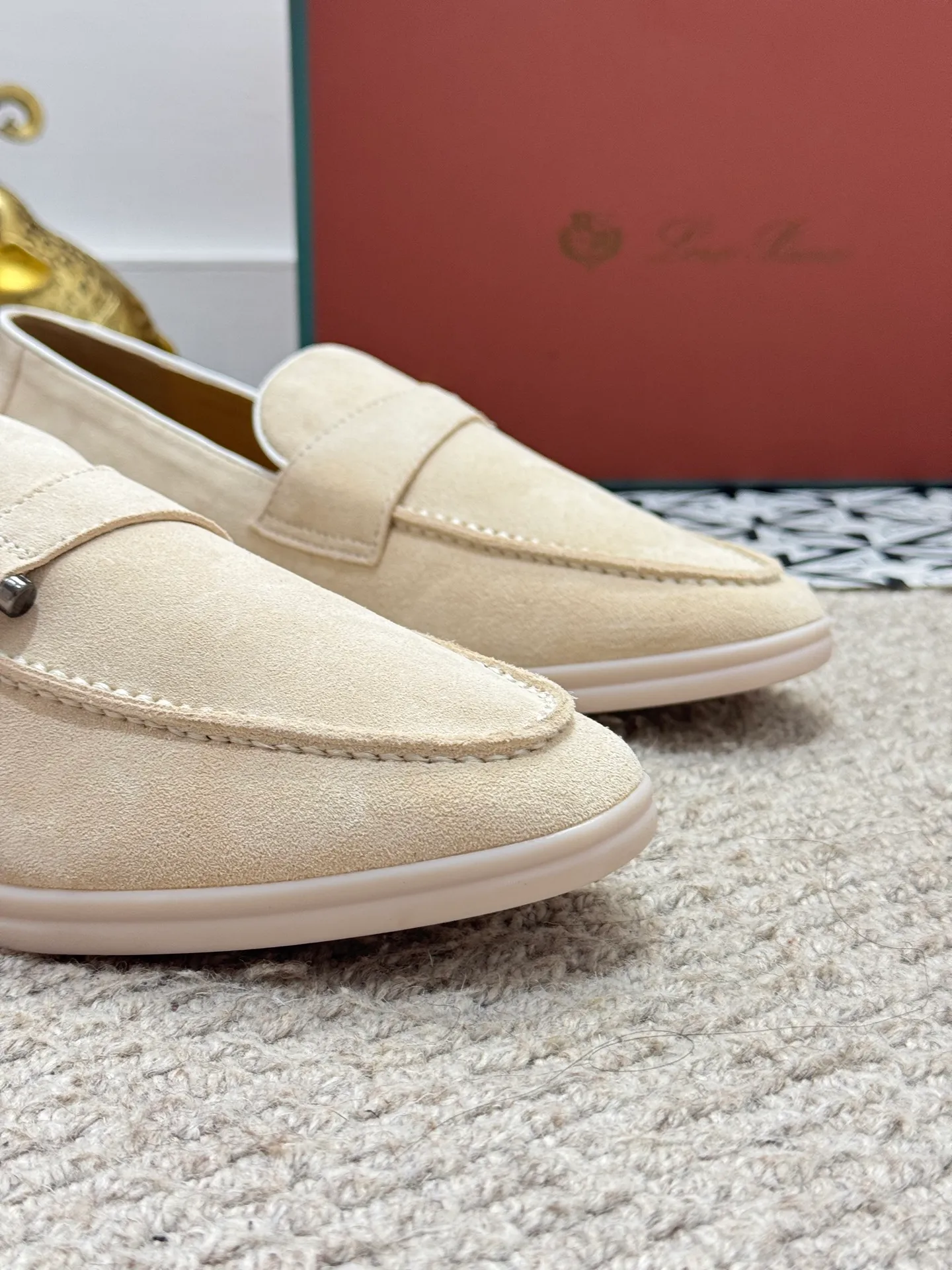 Men's men's shoes 💰380 [New model] 🍓🍓Loro Piana - LP couple model. The new moccasins are made of water-repellent treated suede uppers with rubber soles, a classic. The complex craftsmanship and meticulous structure make the shoes light and soft, allowing you to walk comfortably and freely. Perfect for wearing at the beach or out in the water during the summer. Size: 35-44 (45 customized MH)